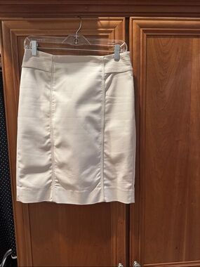 White House Black Market Cream Pencil Skirt